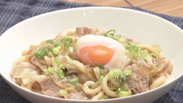 豚キムチ焼きうどん＆豚すき焼きうどん