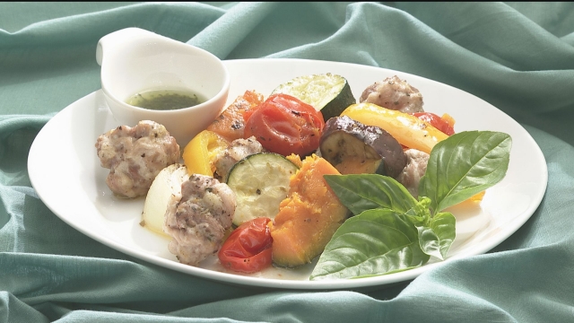 豚こま団子と夏野菜のオーブン焼き～バジルソース