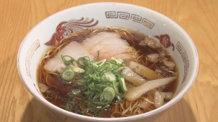 ４年ぶり復活 三原神明市 ～今年はダルマと麺祭り～
